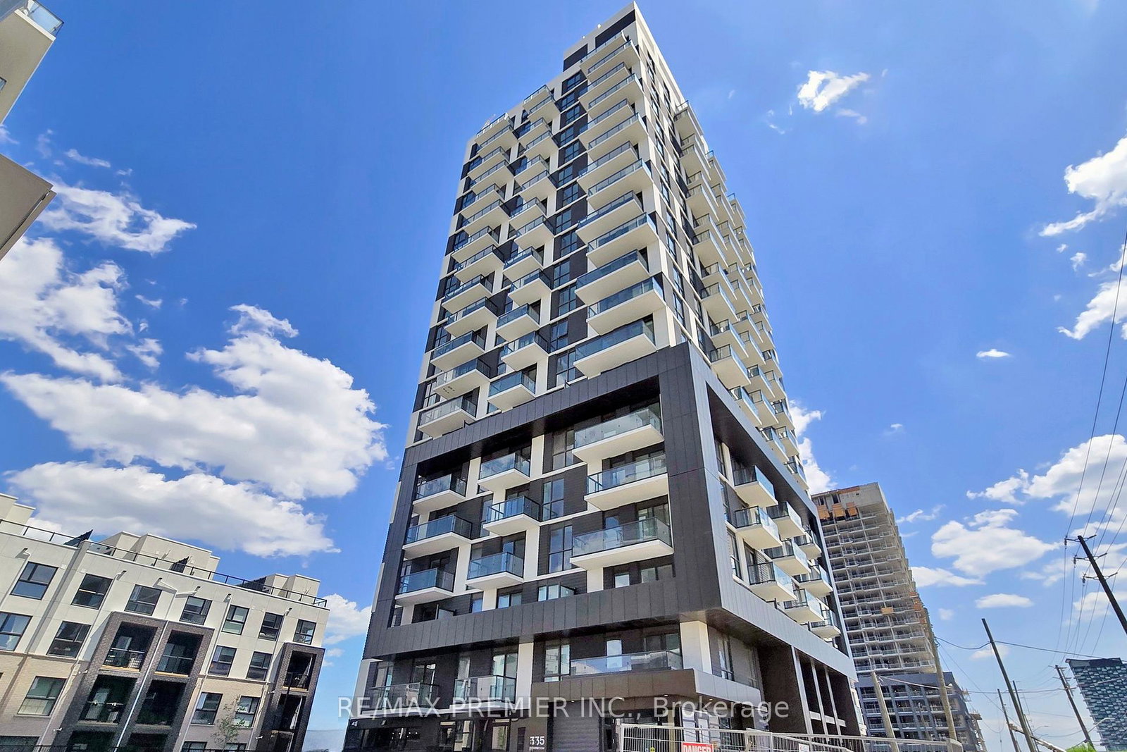 335-wheat-boom-drive-oakville-ontario-w13140944