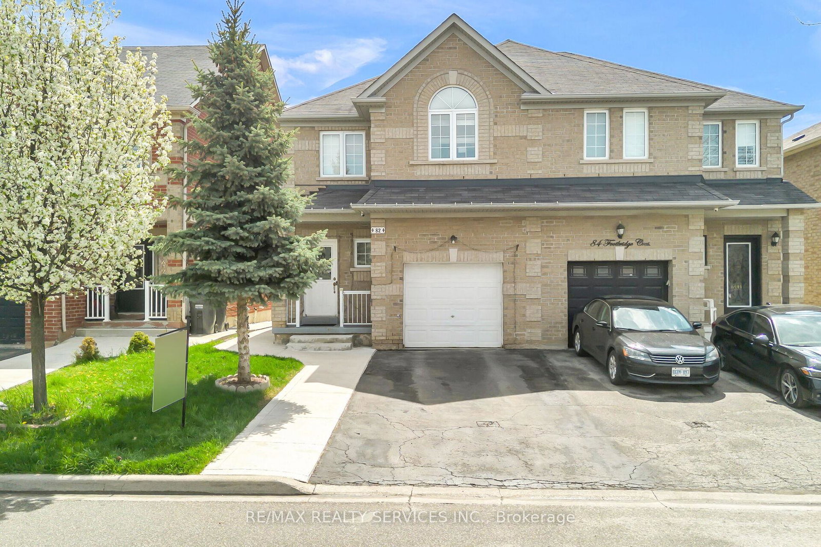 82-footbridge-crescent-brampton-ontario-w13141046