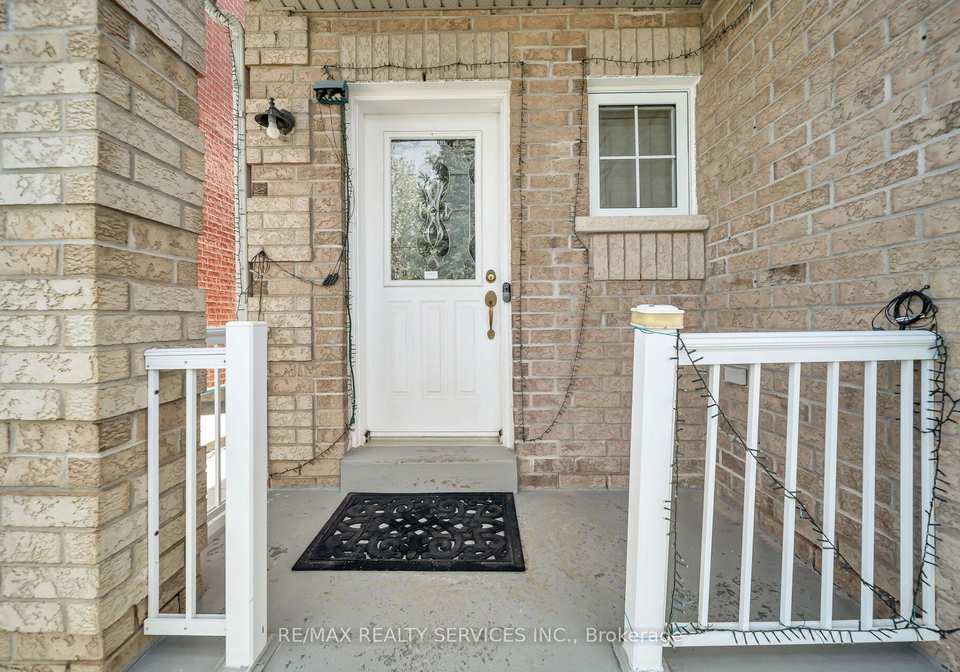 82-footbridge-crescent-brampton-ontario-w13141046