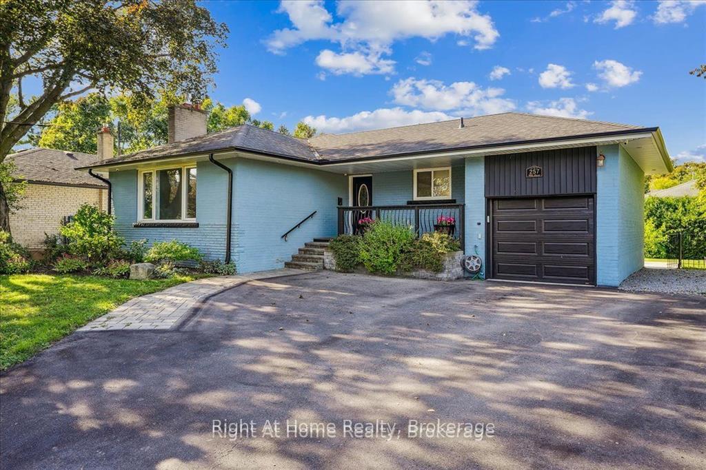 257-wales-crescent-oakville-ontario-w13141300