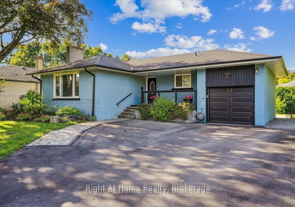 257-wales-crescent-oakville-ontario-w13141300
