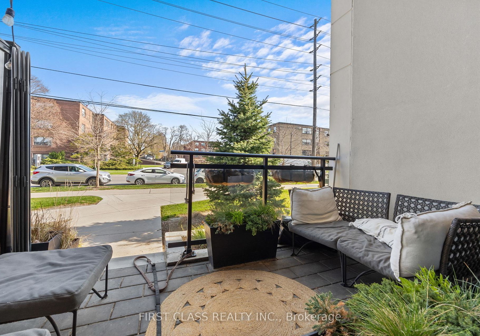 1-neighbourhood-lane-etobicoke-ontario-w13141662