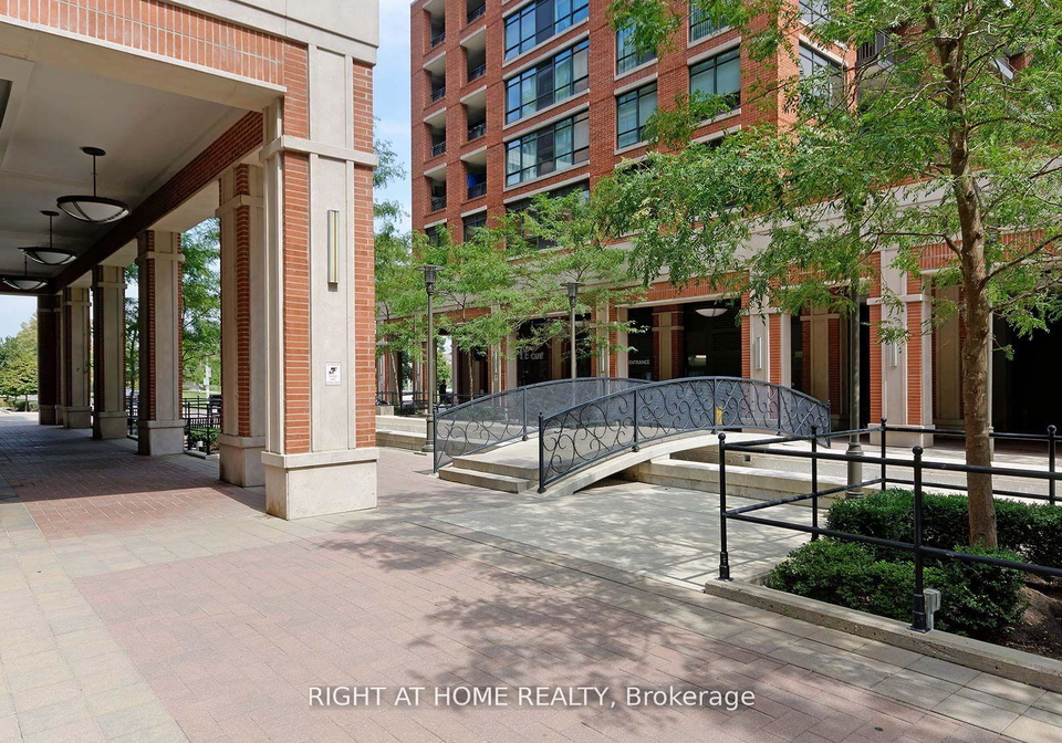 830-lawrence-avenue-w-north-york-ontario-w13141890