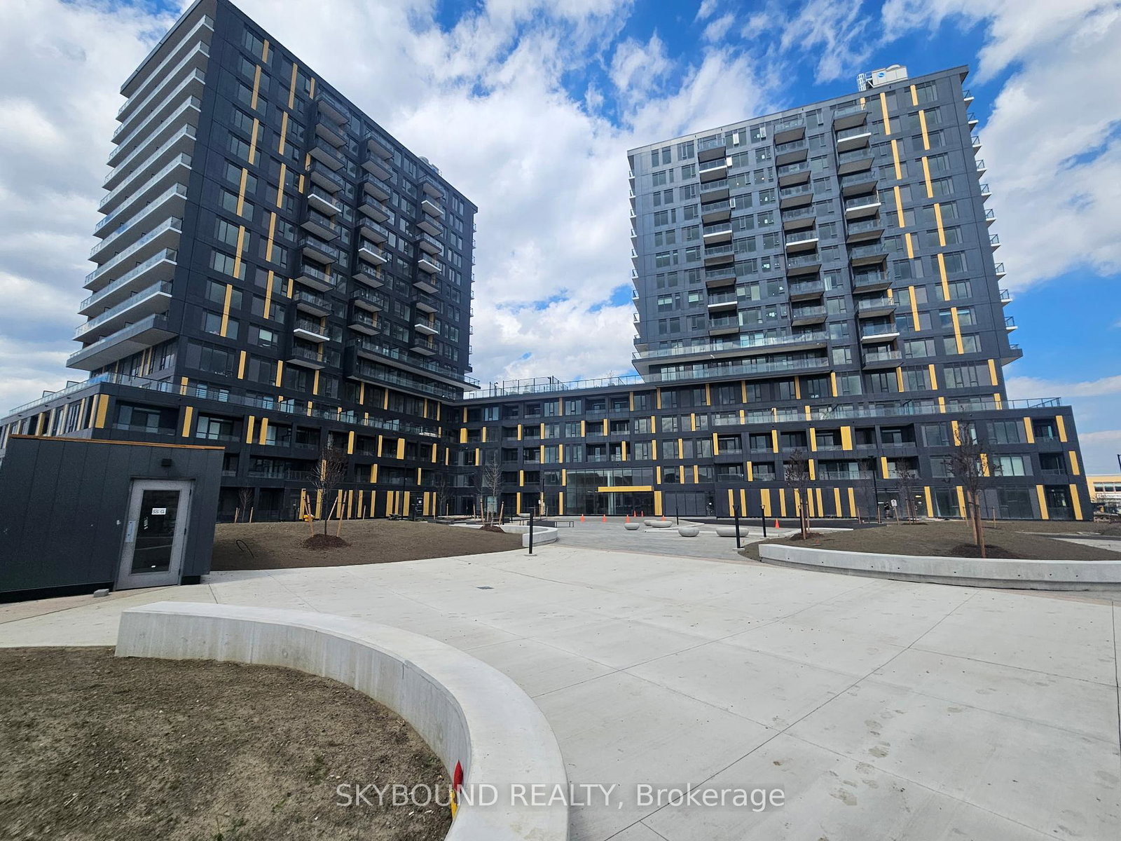 4878-powers-common-burlington-ontario-w13142434