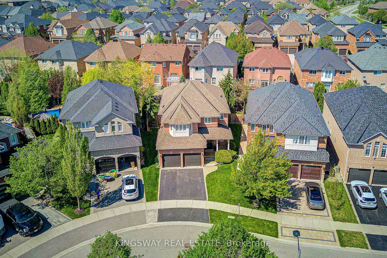 2083-willhaven-trail-oakville-ontario-w13142820