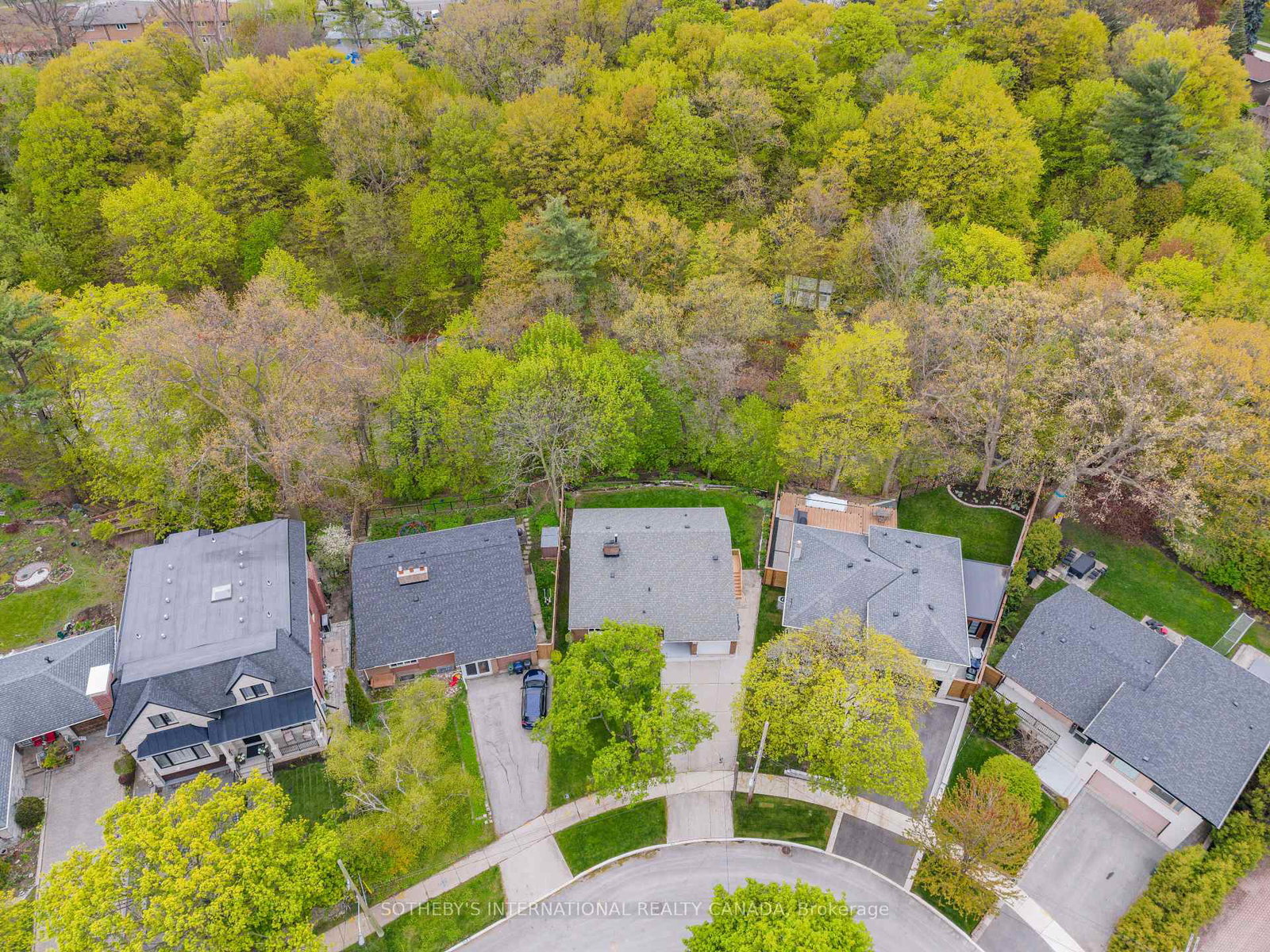 15-saxony-crescent-etobicoke-ontario-w13143260