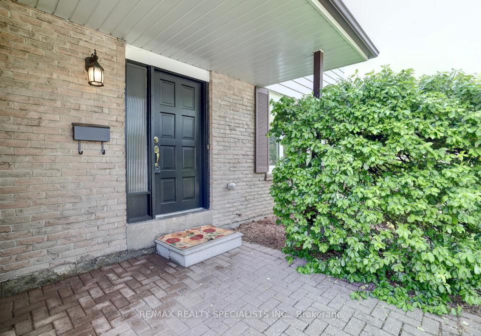 2530-merrington-crescent-mississauga-ontario-w13143590