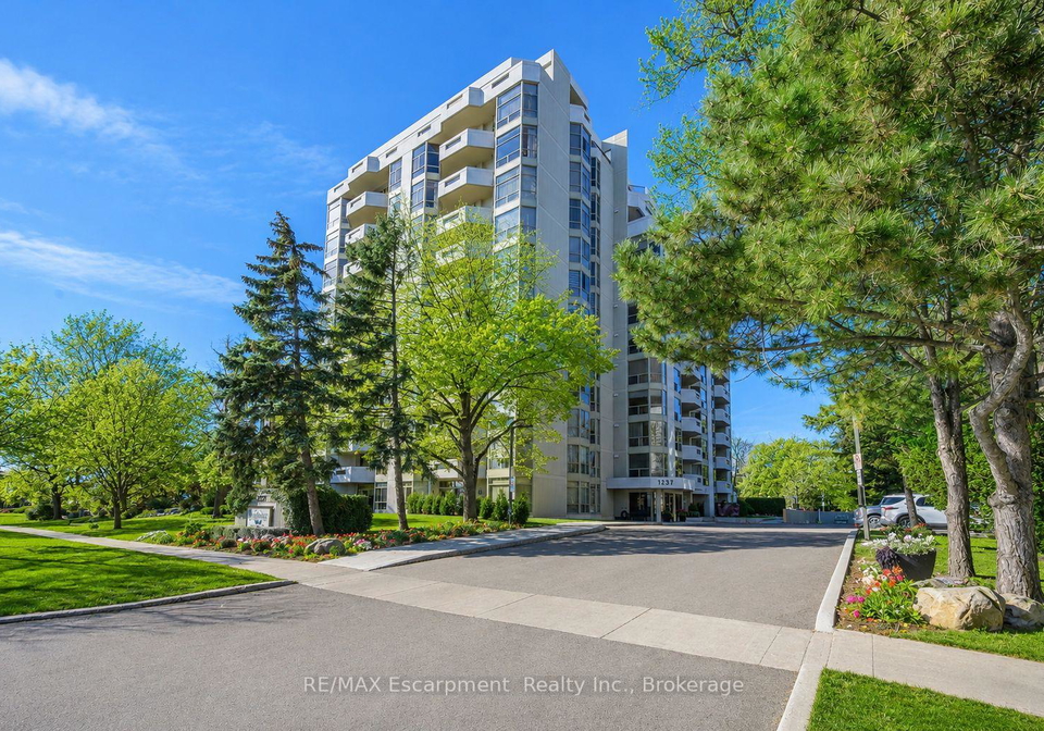 1237-north-shore-boulevard-e-burlington-ontario-w13144038