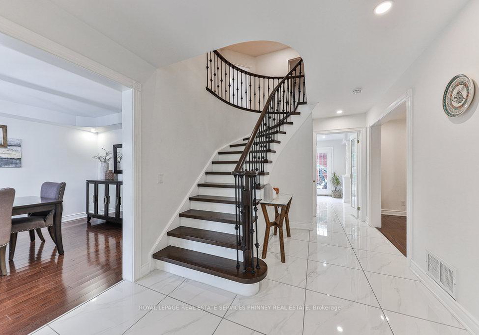 200-lexington-road-oakville-ontario-w13144052