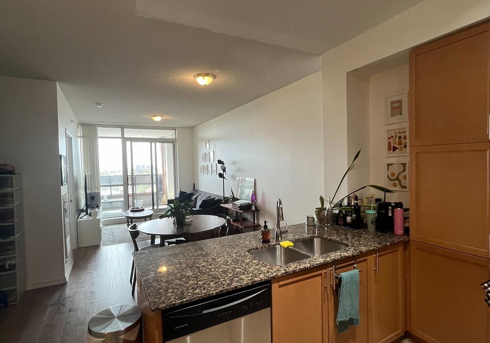 800-lawrence-avenue-w-north-york-ontario-w13144638