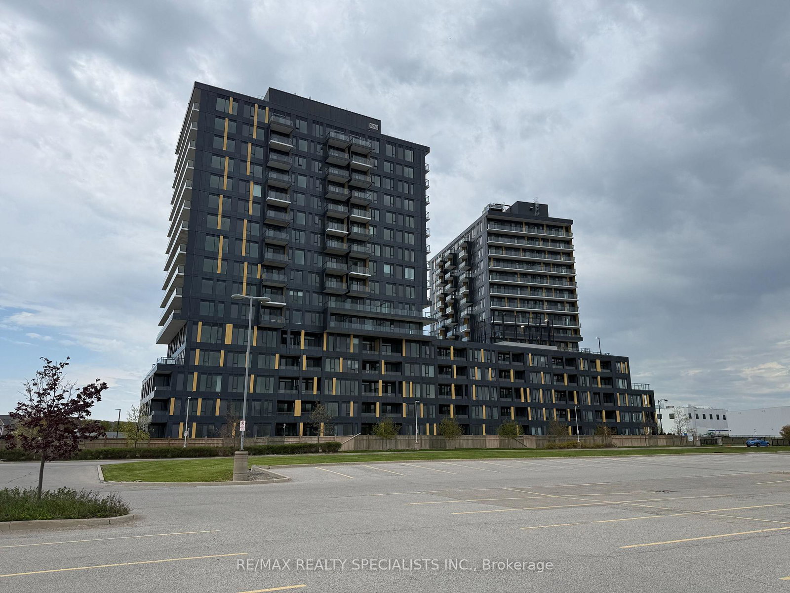 4878-powers-common-burlington-ontario-w13144712