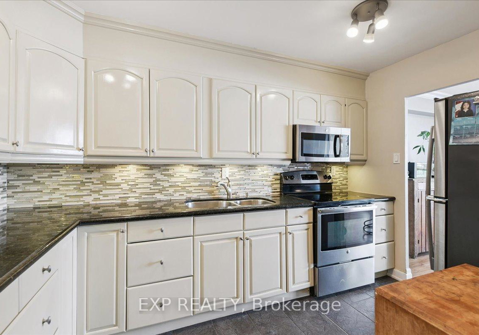 44-longbourne-drive-etobicoke-ontario-w13145378
