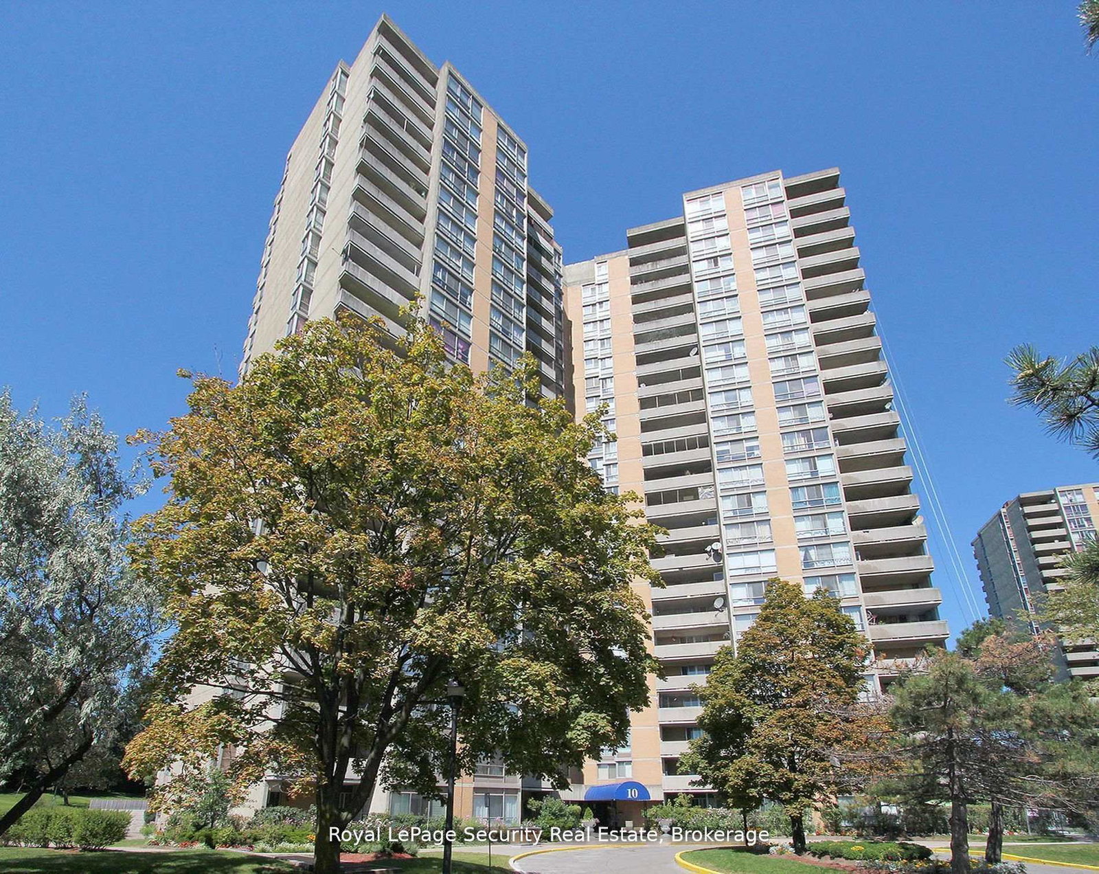 10-martha-eaton-way-north-york-ontario-w13145390