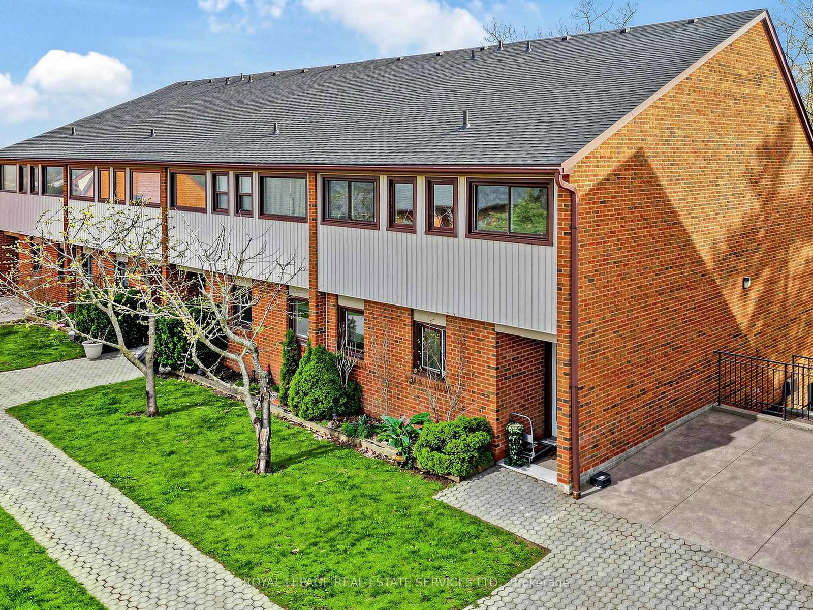 530-falgarwood-drive-oakville-ontario-w13145690