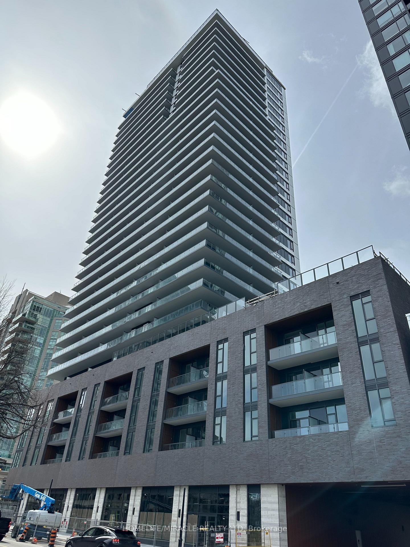 2075-lakeshore-road-burlington-ontario-w13145834