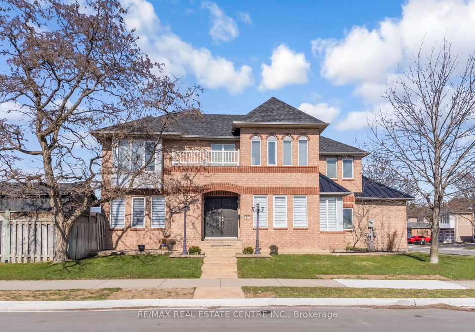 51-pebblestone-circle-brampton-ontario-w13145850