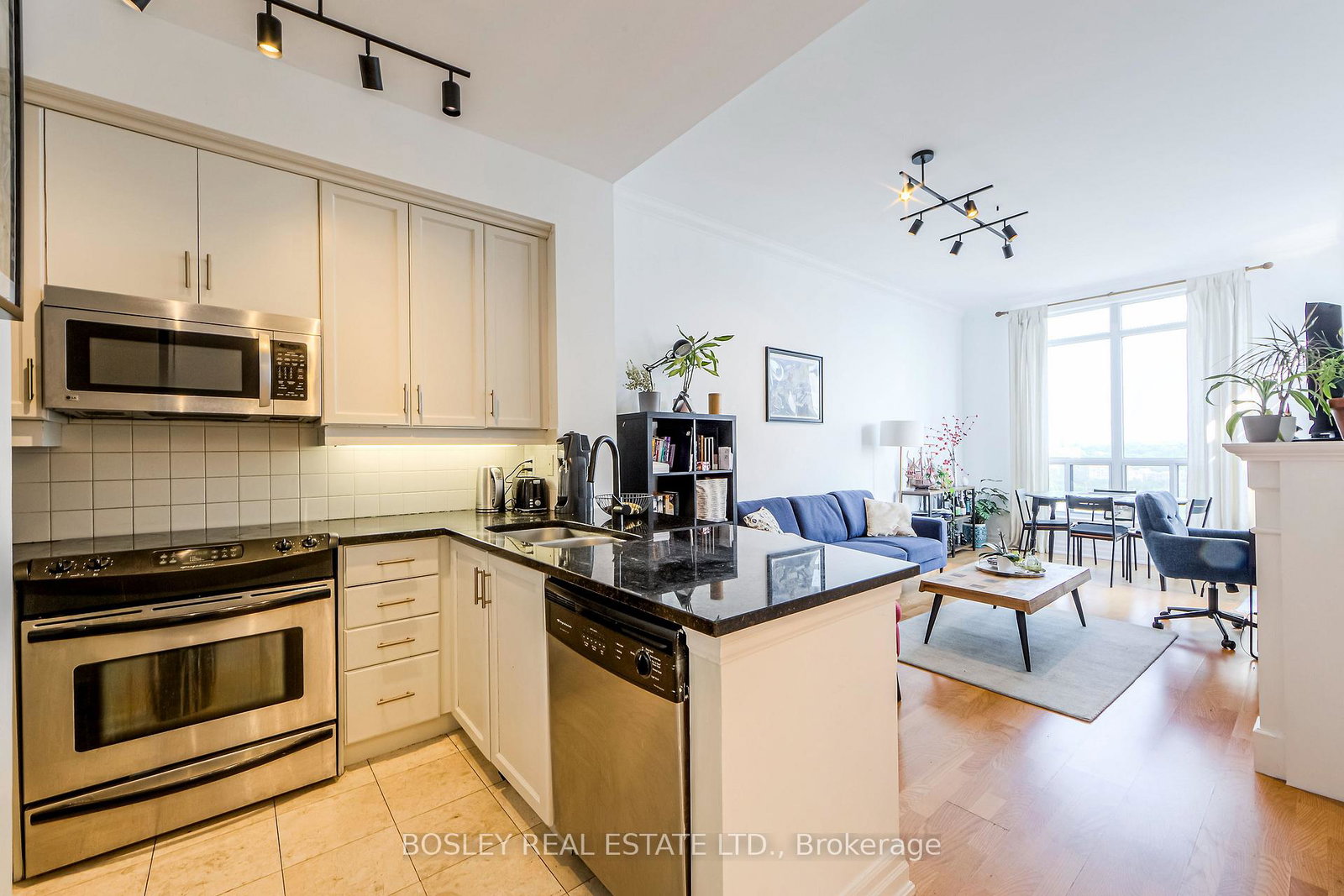 2083-lake-shore-boulevard-w-etobicoke-ontario-w13146008