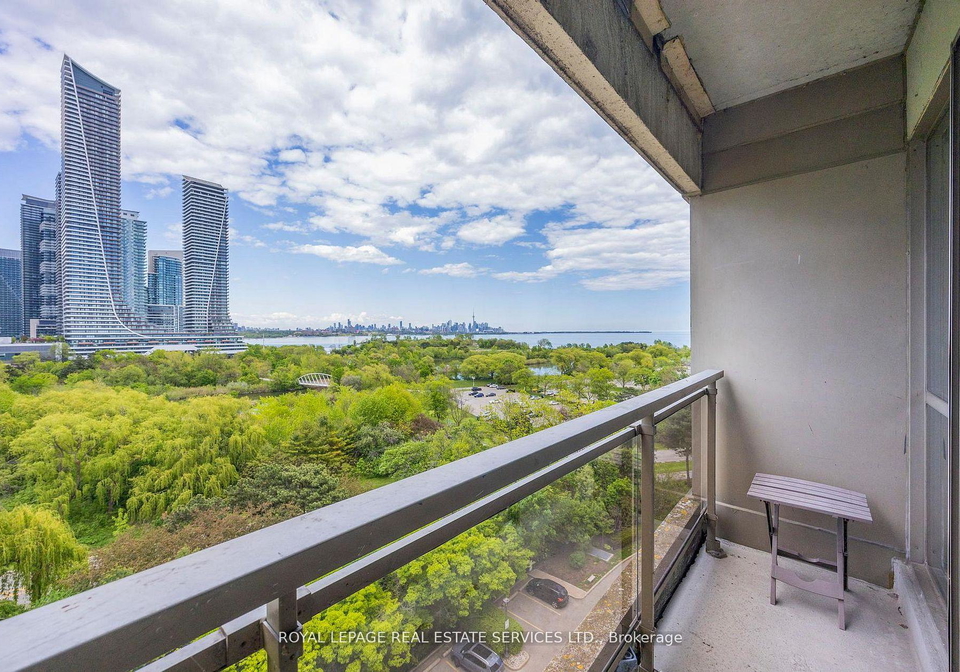 2261-lake-shore-boulevard-w-etobicoke-ontario-w13146056