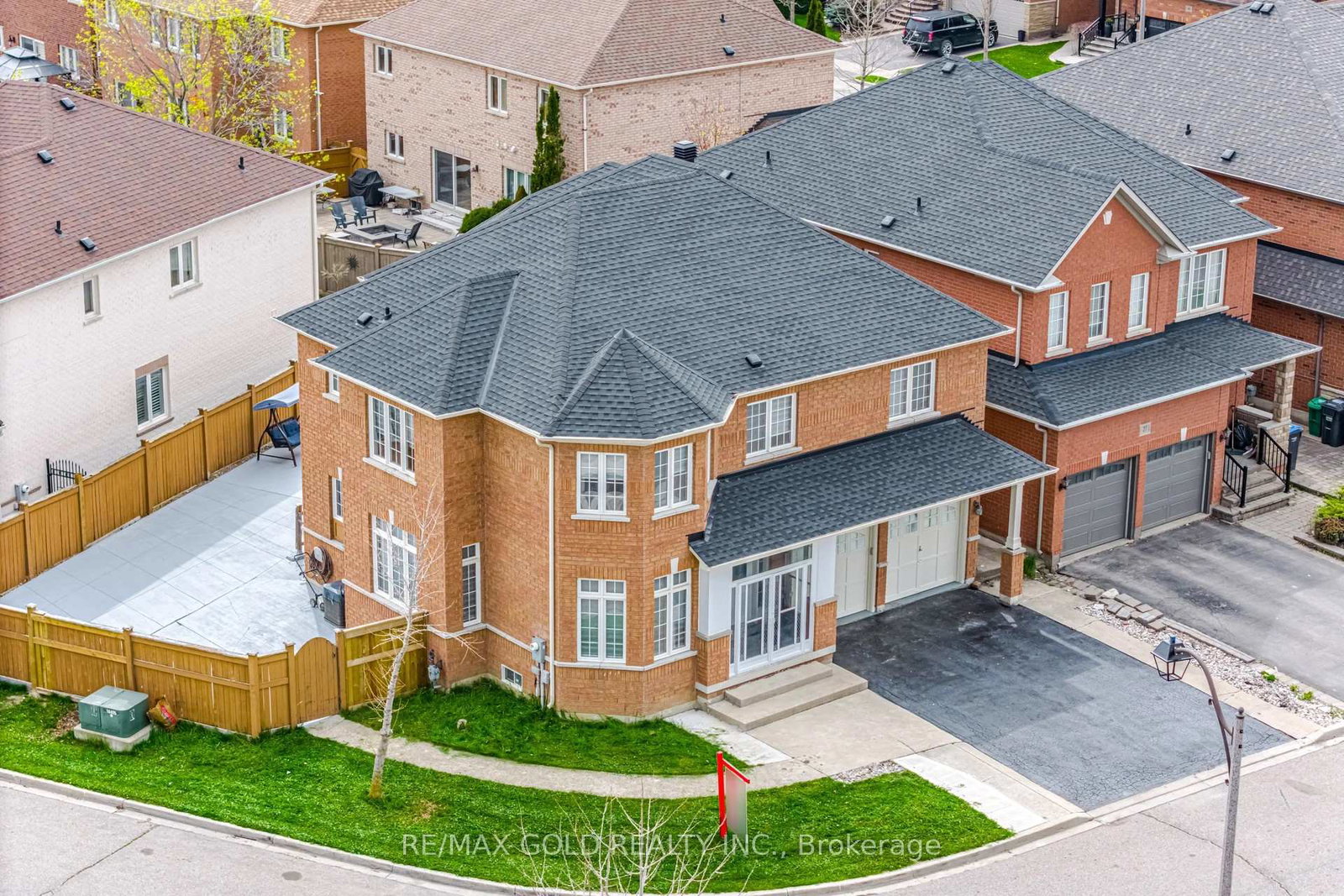 29-laurentide-crescent-brampton-ontario-w13146496