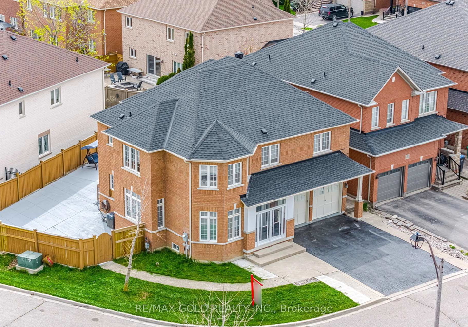29-laurentide-crescent-brampton-ontario-w13146496