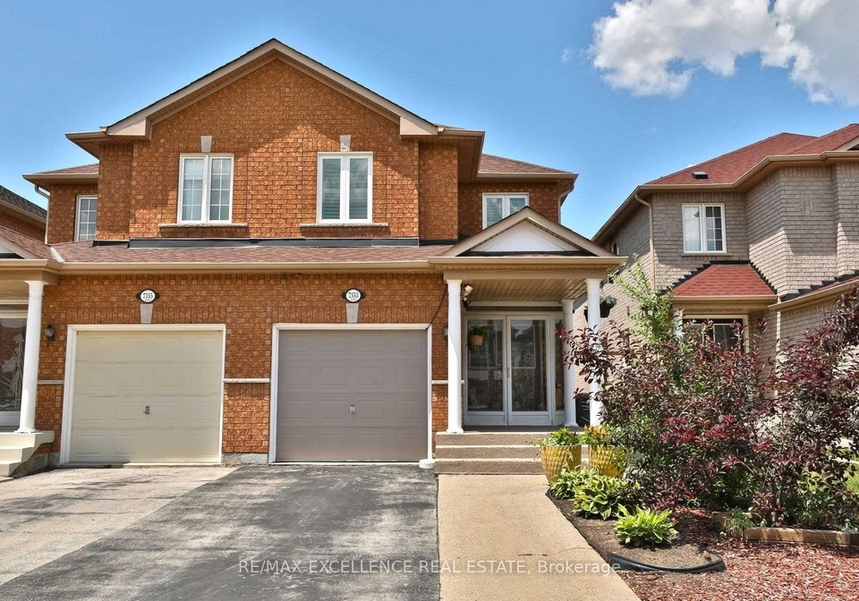7353-lowville-heights-mississauga-ontario-w13146656