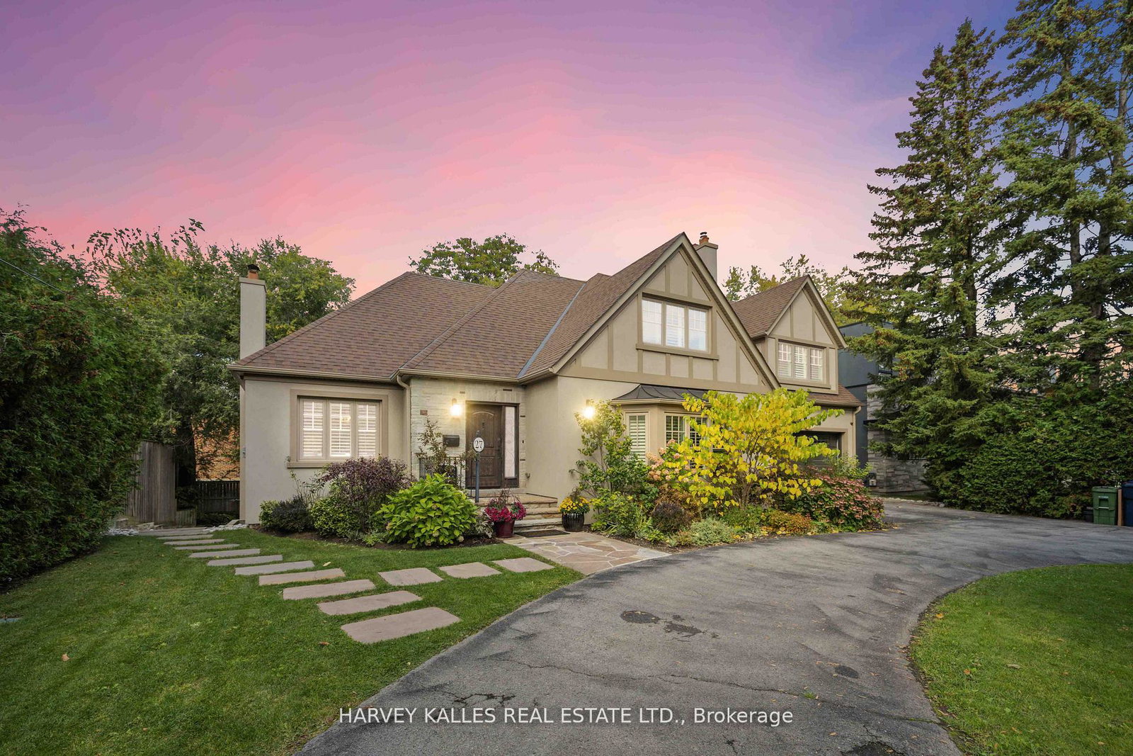 27-ashley-park-road-etobicoke-ontario-w13146672
