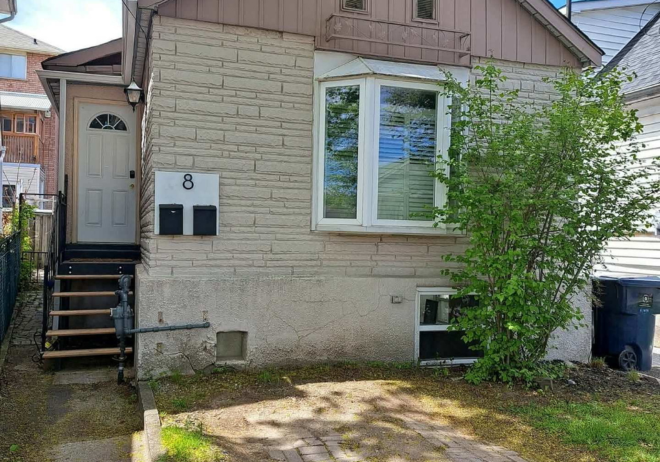 8-birch-tree-crescent-north-york-ontario-w13146690