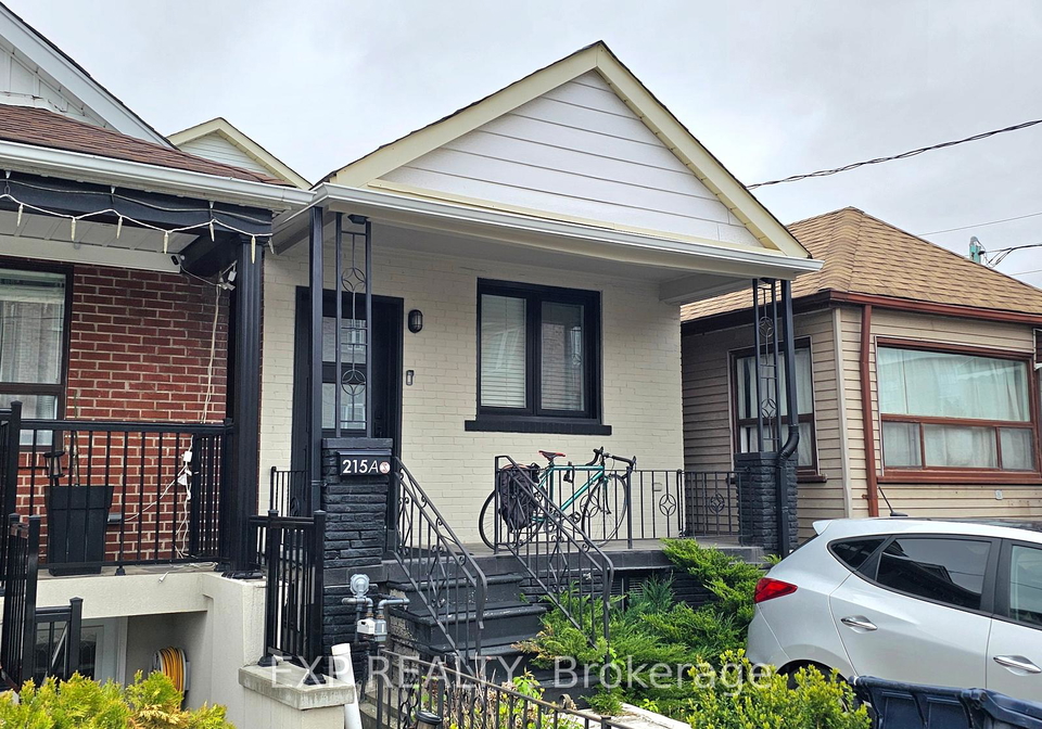 215a-chambers-avenue-toronto-ontario-w13146832
