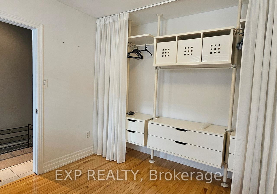 215a-chambers-avenue-toronto-ontario-w13146832