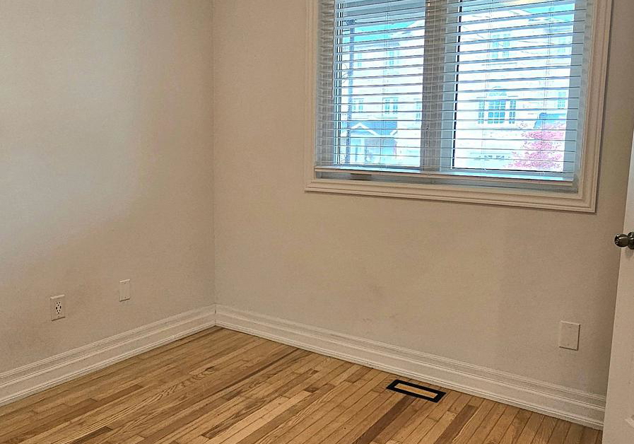 215a-chambers-avenue-toronto-ontario-w13146832