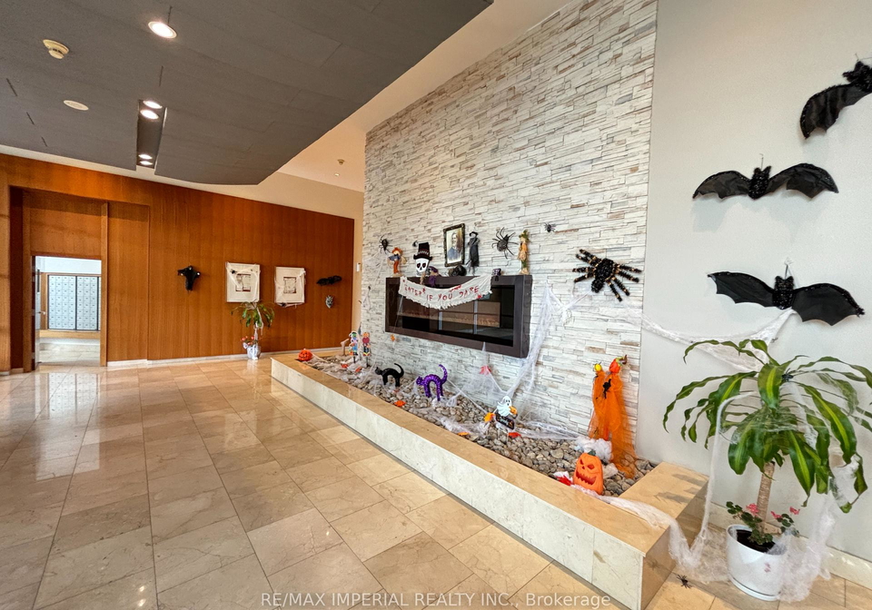 220-burnhamthorpe-road-w-mississauga-ontario-w13146960