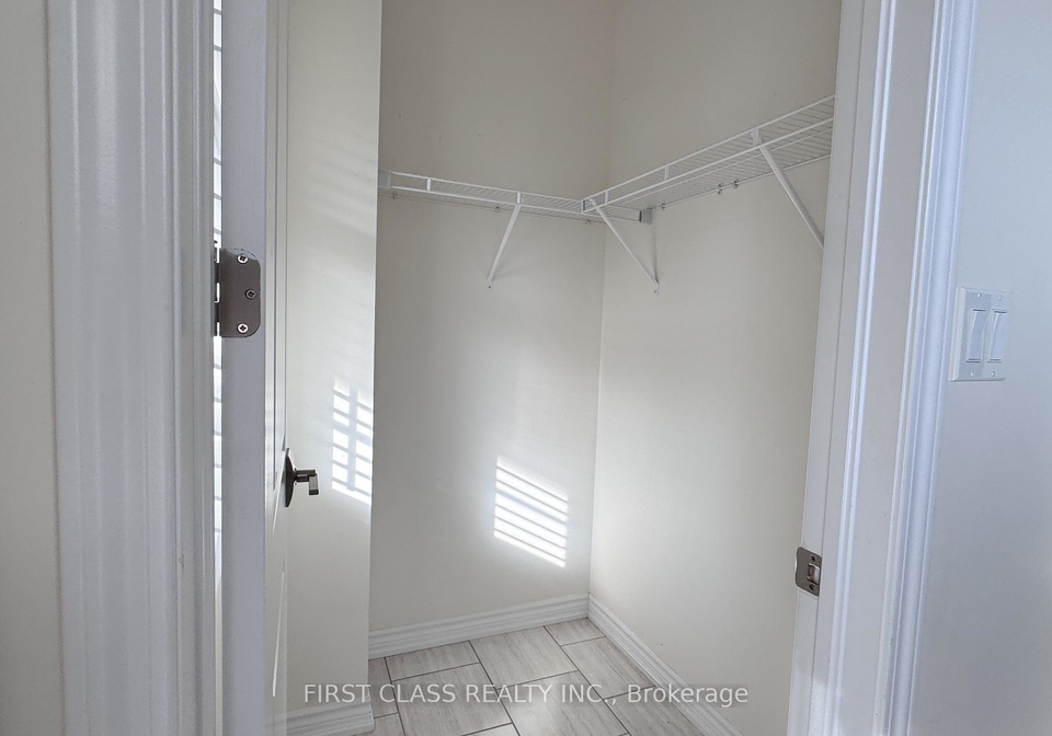 128-kaitting-trail-oakville-ontario-w13147066