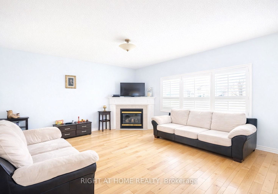 4721-colombo-crescent-mississauga-ontario-w13147240