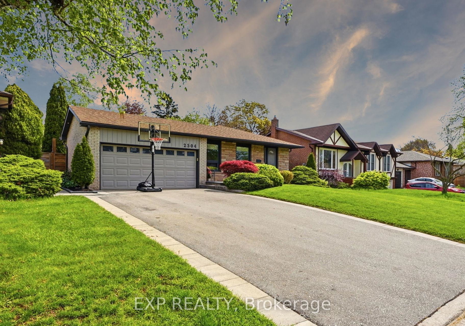 2504-yarmouth-crescent-oakville-ontario-w13147258