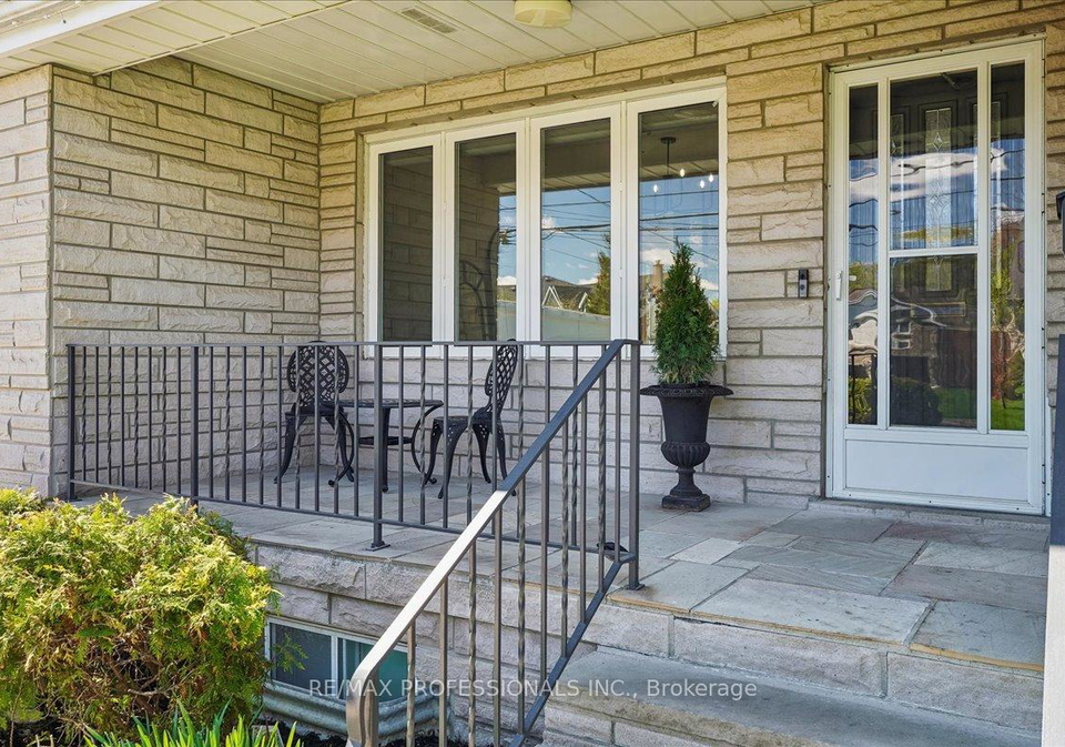 28-spring-garden-road-etobicoke-ontario-w13147292