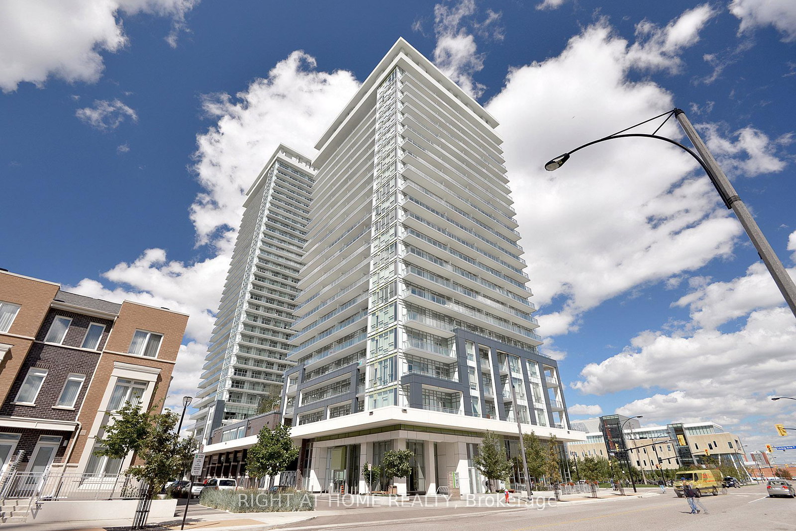 360-square-one-drive-mississauga-ontario-w13147336