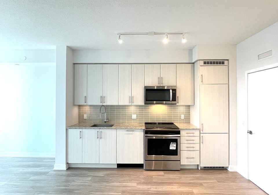 4055-parkside-village-drive-mississauga-ontario-w13147420