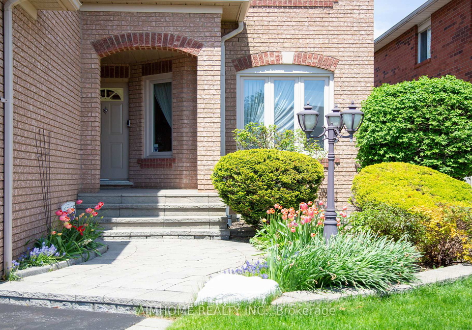 3295-bloomfield-drive-mississauga-ontario-w13147486