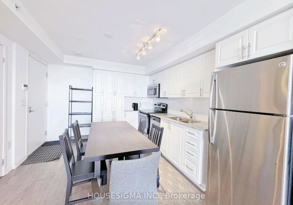 830-lawrence-avenue-w-north-york-ontario-w13147546