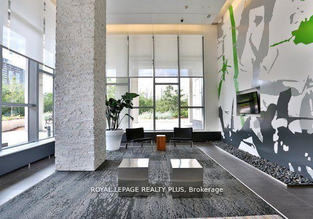 360-square-one-drive-mississauga-ontario-w13148438