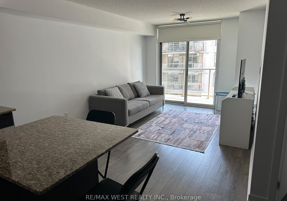 816-lansdowne-avenue-toronto-ontario-w13148566