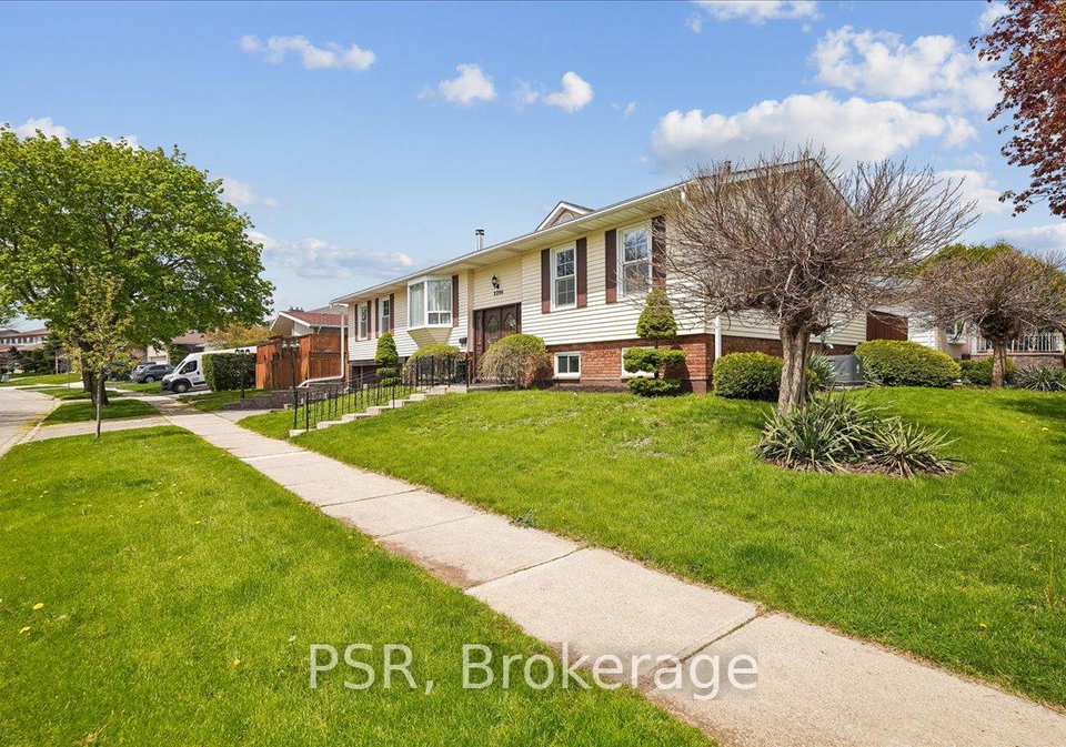 2204-cartier-crescent-burlington-ontario-w13148908