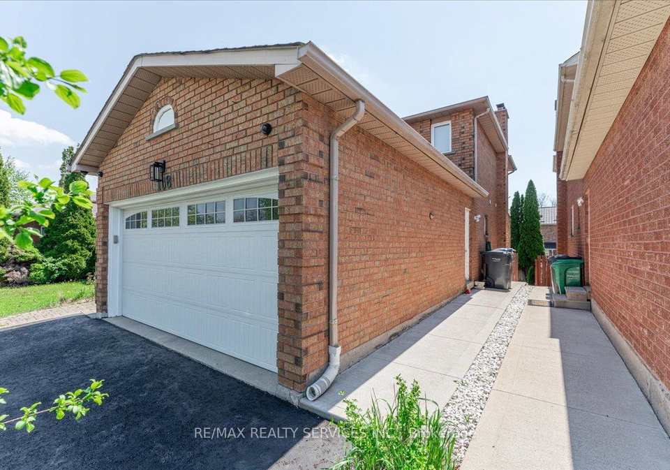 108-candy-crescent-brampton-ontario-w13148996