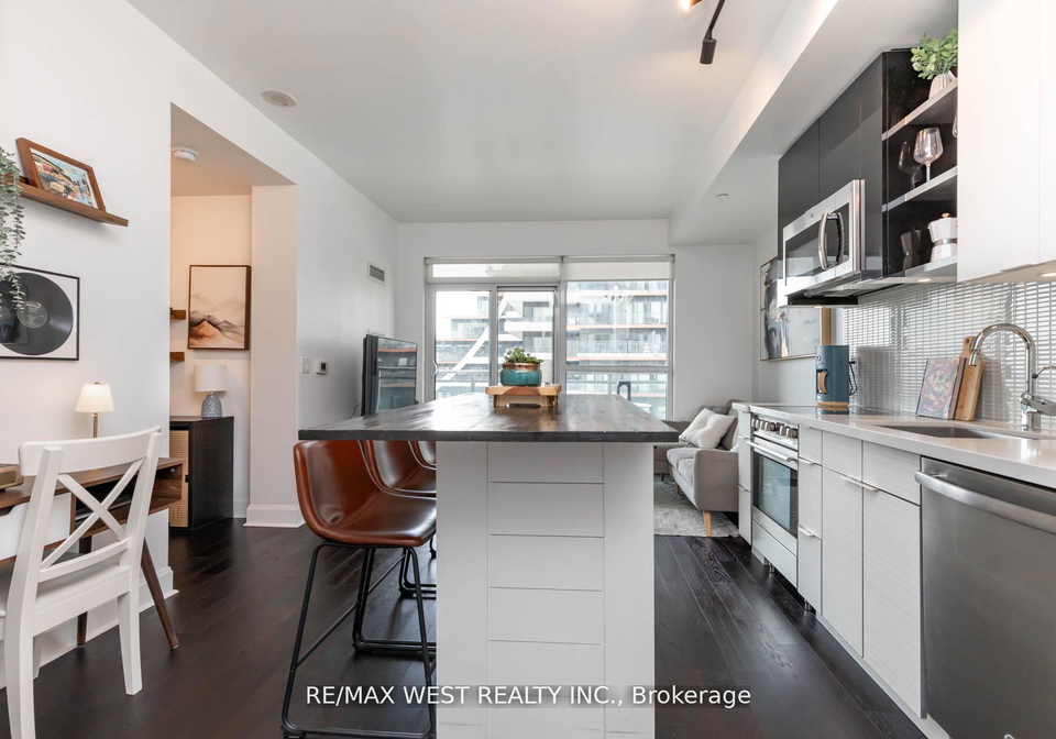 33-shore-breeze-drive-etobicoke-ontario-w13149094
