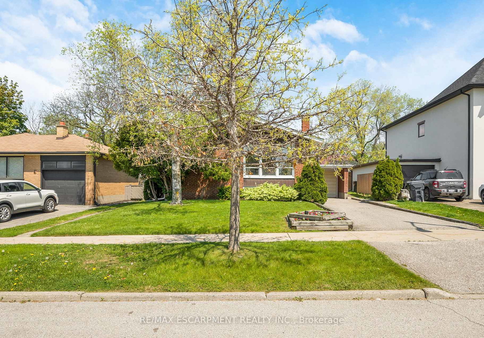 6-deanefield-crescent-etobicoke-ontario-w13149400