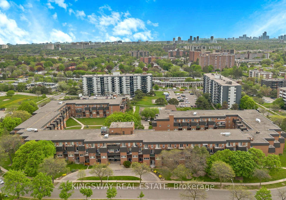1395-williamsport-drive-mississauga-ontario-w13149660