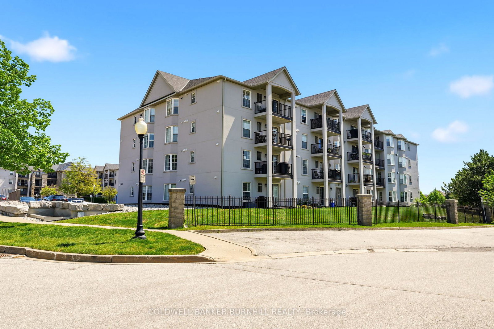 1411-walkers-line-burlington-ontario-w13150030