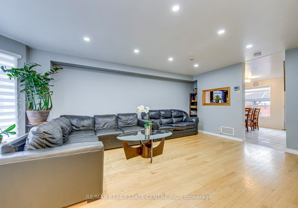 2080-st-clair-avenue-w-toronto-ontario-w13150402