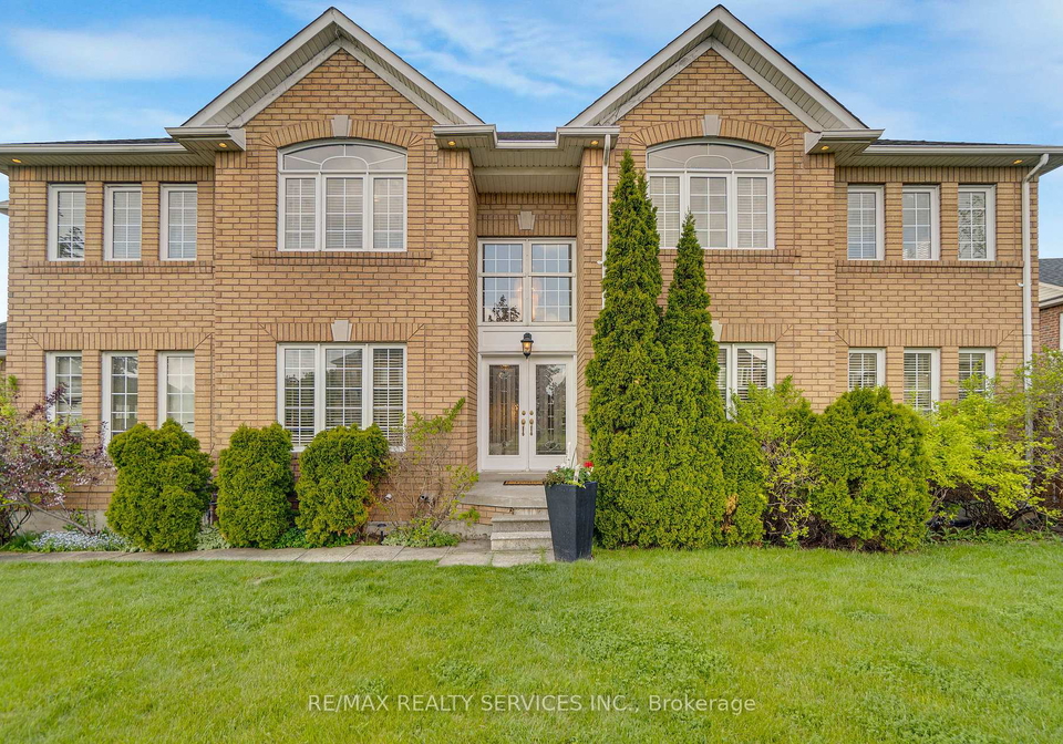 7419-black-walnut-trail-mississauga-ontario-w13150452