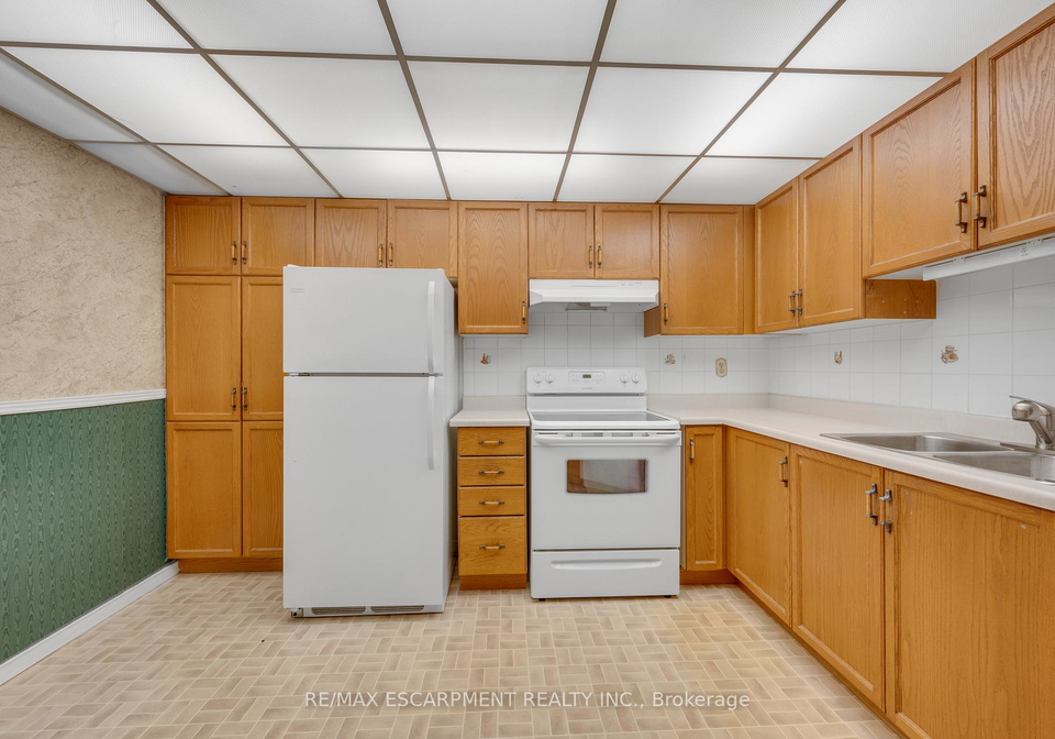 5070-pinedale-avenue-burlington-ontario-w13151084